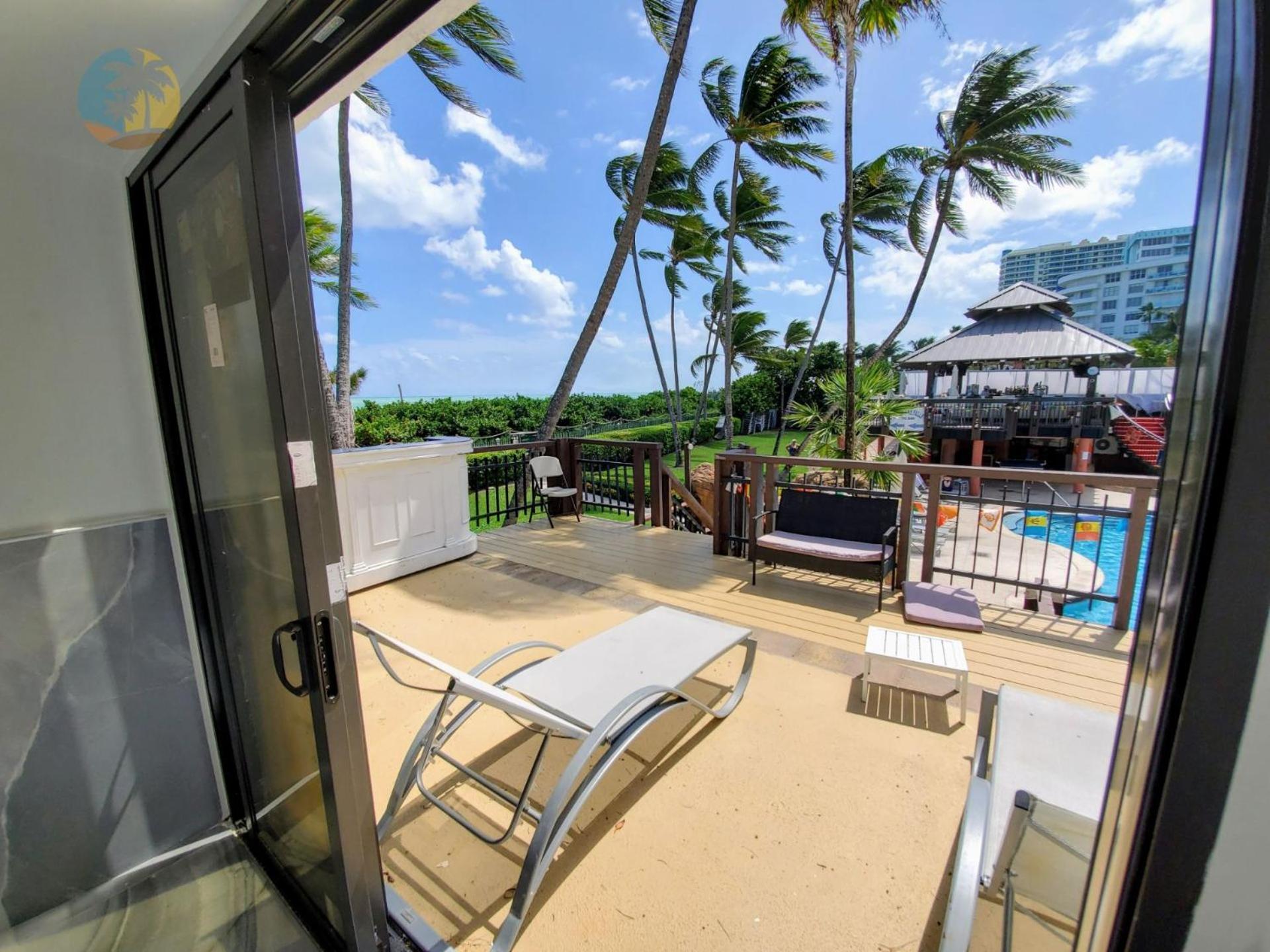 Deluxe Beach Resort - Hora Rentals Miami Beach Exterior photo