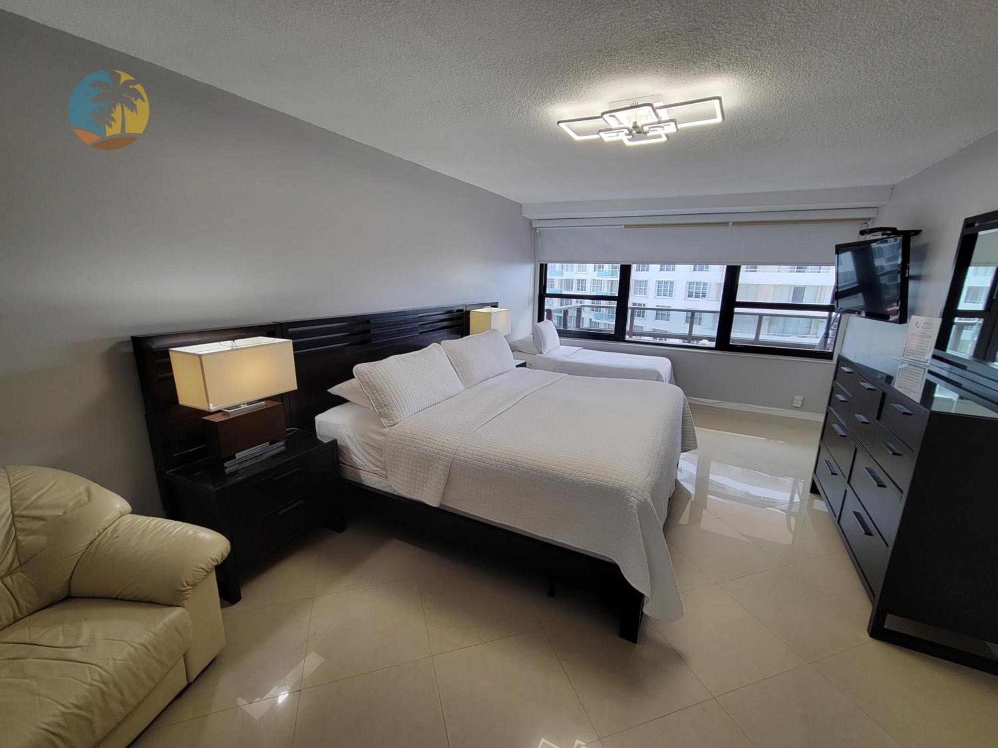 Deluxe Beach Resort - Hora Rentals Miami Beach Exterior photo