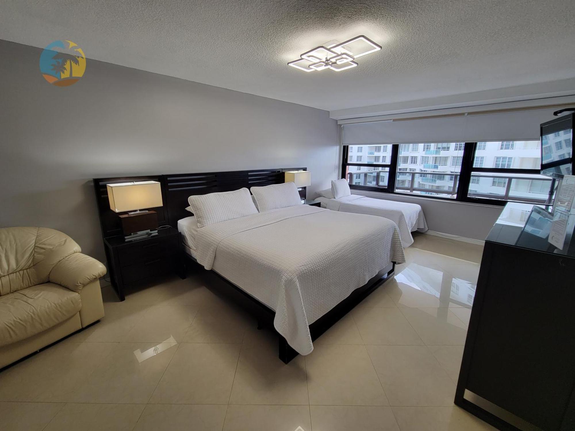 Deluxe Beach Resort - Hora Rentals Miami Beach Exterior photo